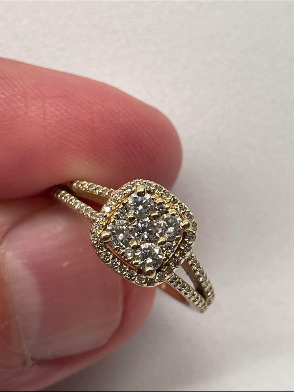 14k Lavish Diamond Ring size 6.5